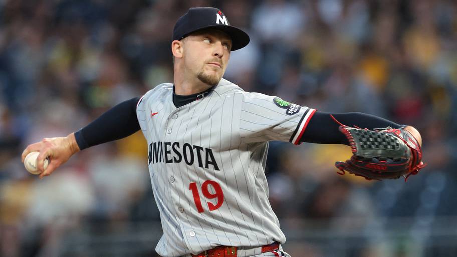 Eric Orze’s roster clock gives the Twins a different bullpen decision