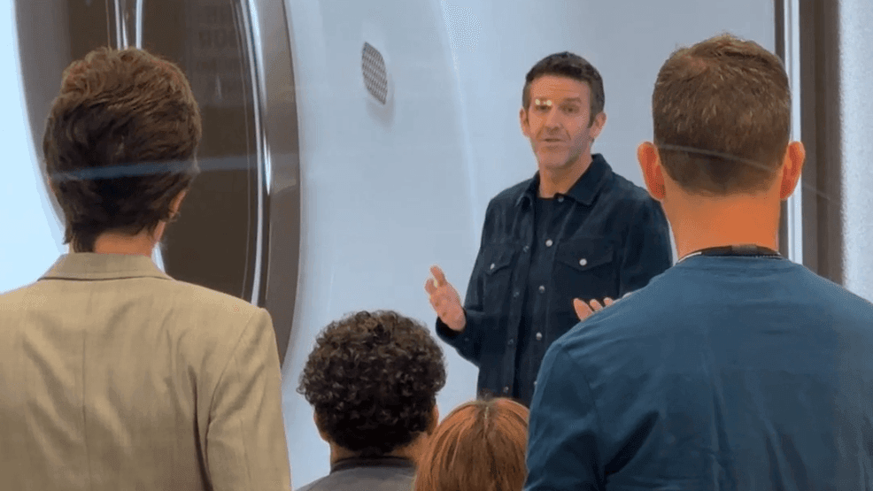 Apple CEO John Ternus makes surprise appearance at Austin store for ...