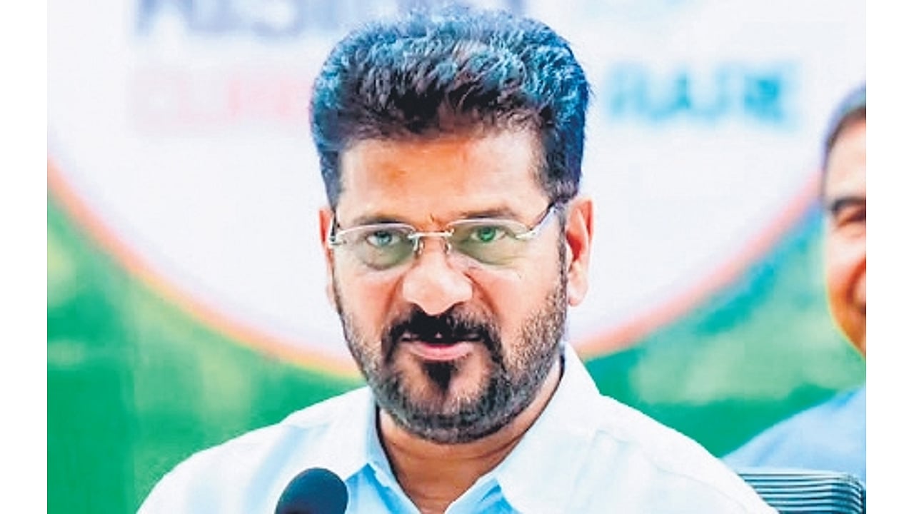 Talks with Fadnavis on Tummidihatti soon: CM Revanth Reddy