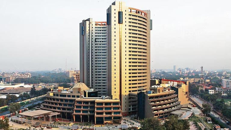 MCD suspends junior engineer over demolition of animal shelter