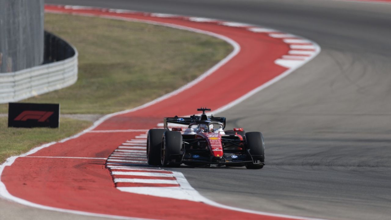 Who has the upper hand after first day of practice at the US Grand Prix