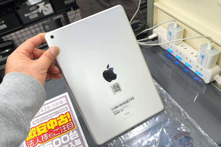 「第8世代iPad Wi-Fi+Cellular」が18,800円! 中古品の期間限定セール