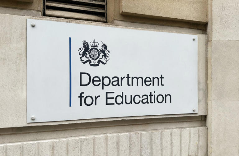 UK teachers could be barred from wearing pro-Palestine badges amid ...