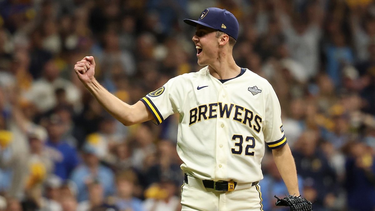 Brewers withstand Rays' comeback attempt to win 3-2 in Game 1 of World ...