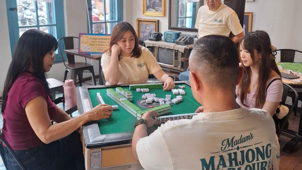 Komunitas mahjong tumbuh subur di Bandung, Madam Hoek sukses gaet ...