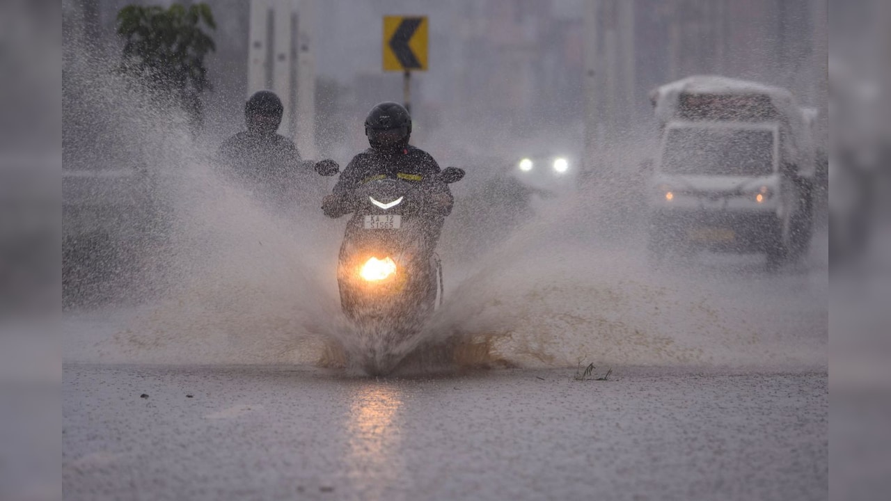 Heavy rain alert for Tamil Nadu, Karnataka; IMD warns of cyclonic storm ...