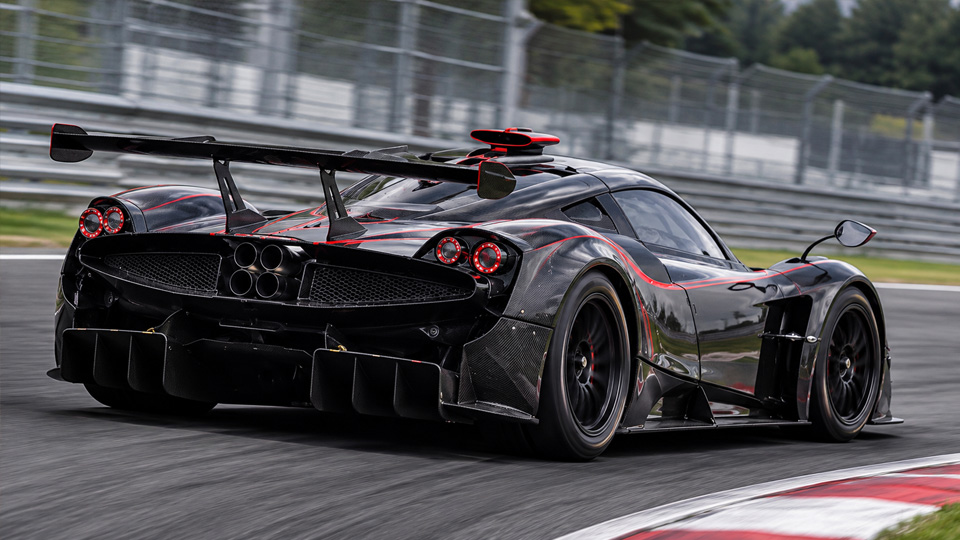 Pagani Huayra R na okruhu předvádí neuvěřitelný zvuk V12