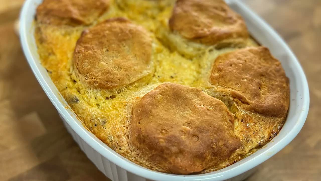 Sausage breakfast casserole with packet gravy