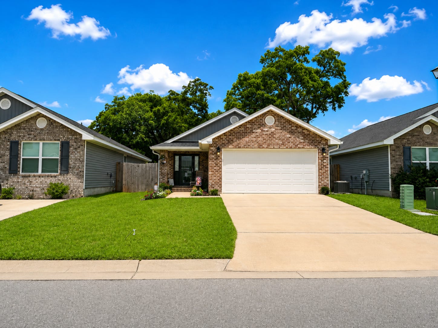 $289K Commander's Cove home offers modern living | Hot Property