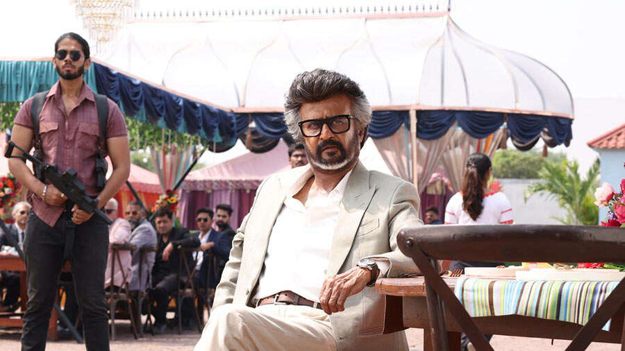 Rajinikanth attends Jailer 2 screening with fans, joins cast and crew ...