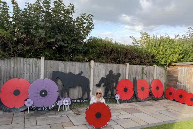 Moreton Cross roundabout to feature handmade poppy tribute for ...