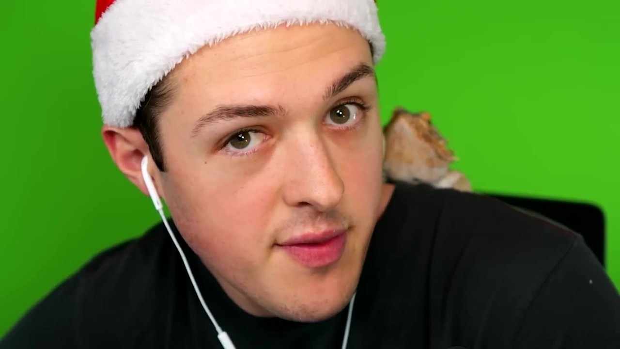 BeckBroJack builds a Minecraft zoo for animals and dragons