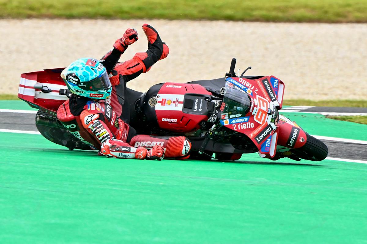 Marc Marquez reprend les commandes malgré une chute