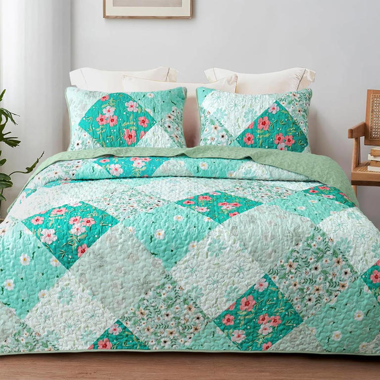 Get the Whale Flotilla Farmhouse quilt set for just $27 — perfect for ...