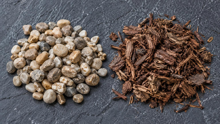 Pea gravel versus mulch: The upkeep behind each look