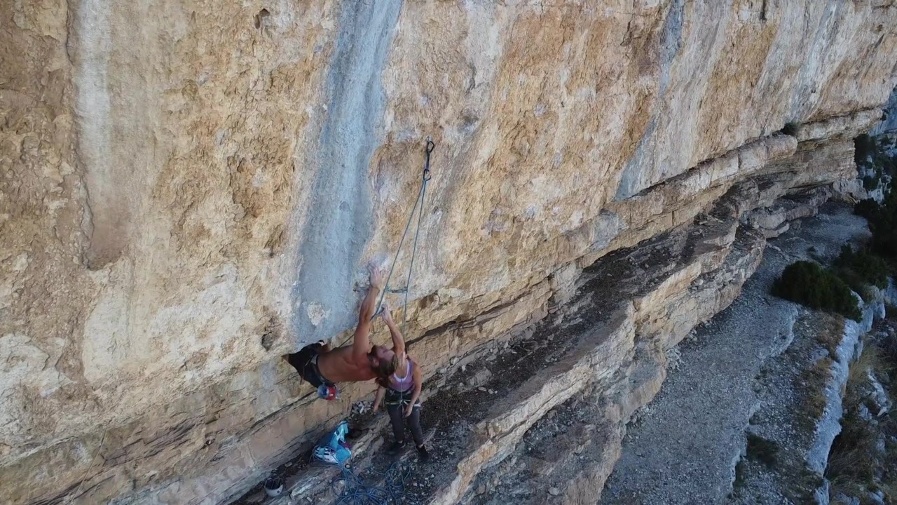 Verdon Gorge route has V6 problems at both ends