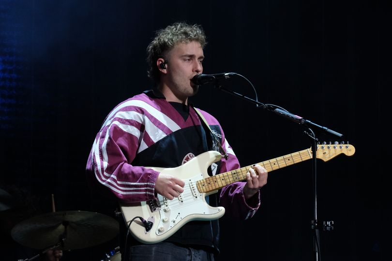 Sam Fender issues statement on pre-sale ticket chaos with new St James ...