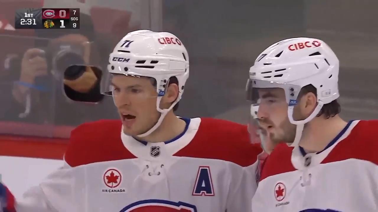 Jake Evans scores twice in the Canadiens' 4-1 victory over the Blackhawks