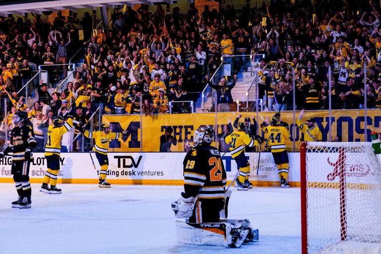 Photos: Michigan hockey beats Western Michigan with 0.1 seconds on the ...
