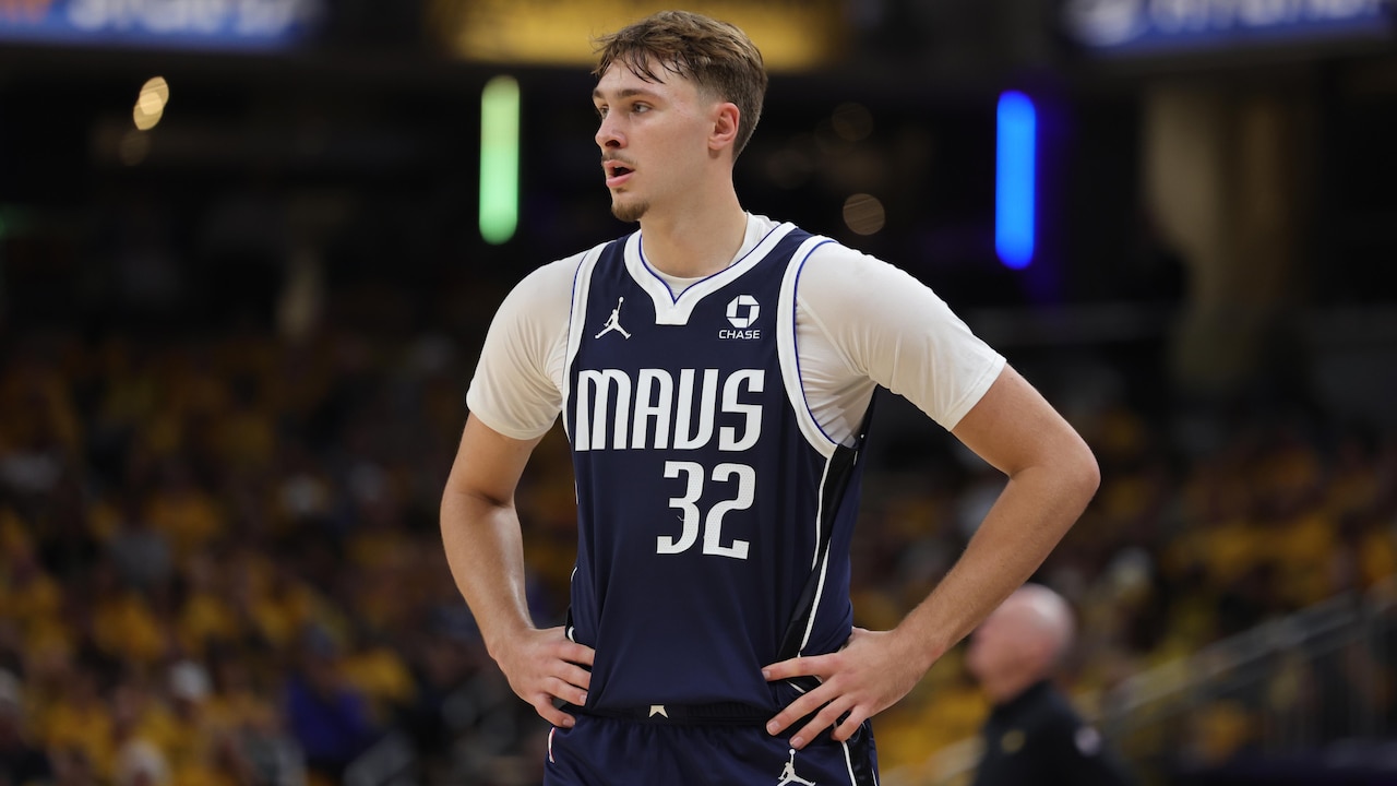 Cooper Flagg injured as Mavs, Pacers scuffle on video, latest news on star's status after exiting