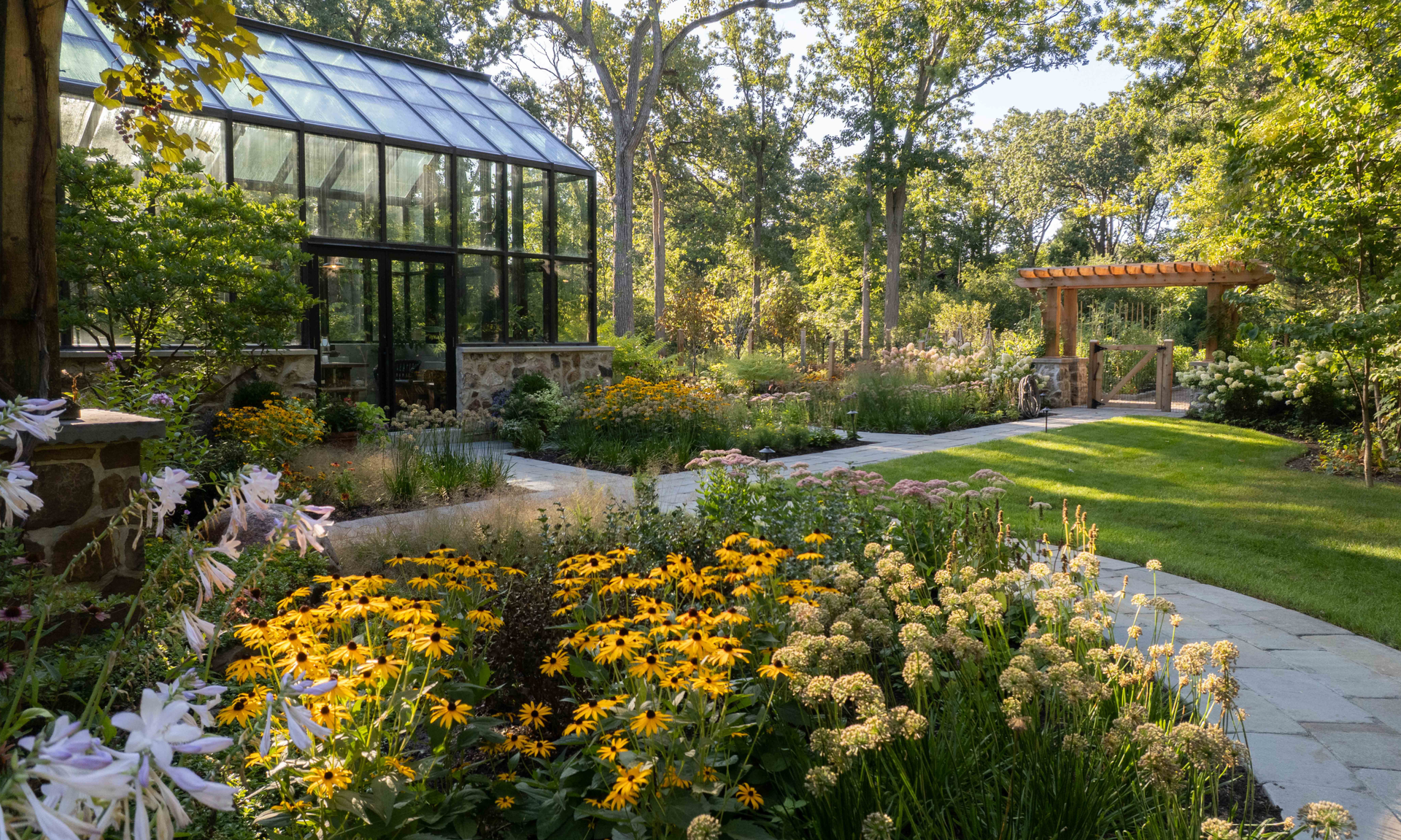 This Illinois garden feels like a corner of the Italian countryside ...