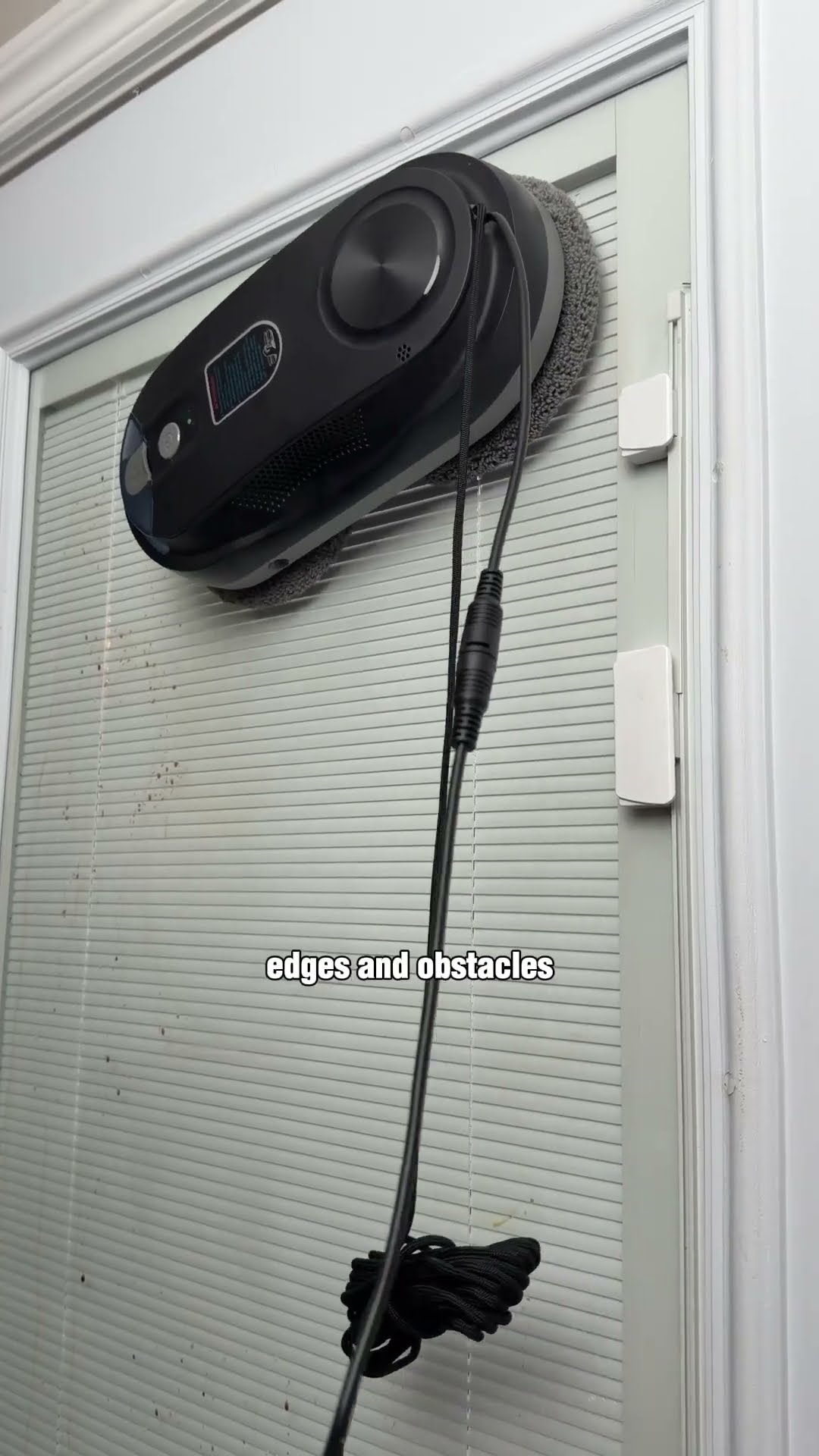 This robot sticks to your window and cleans it 🤯
