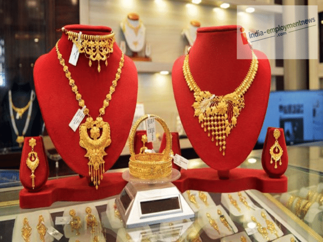 Turmoil in the bullion market! Gold plunges by ₹1,900, silver drops by ...