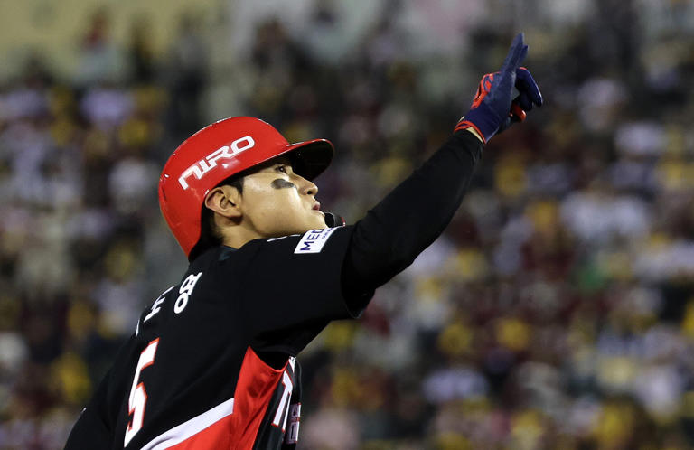 Samsung, KIA face off in 36-year playoff revenge