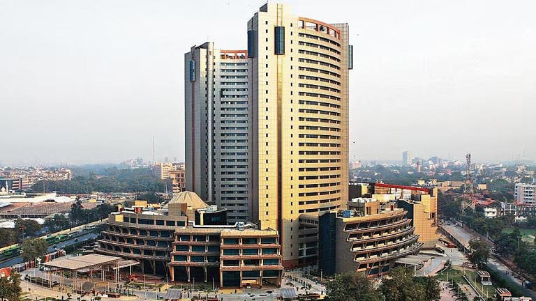 MCD suspends junior engineer over demolition of animal shelter