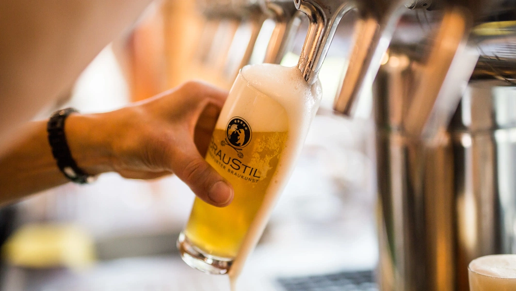 Choosing between craft and draft beer