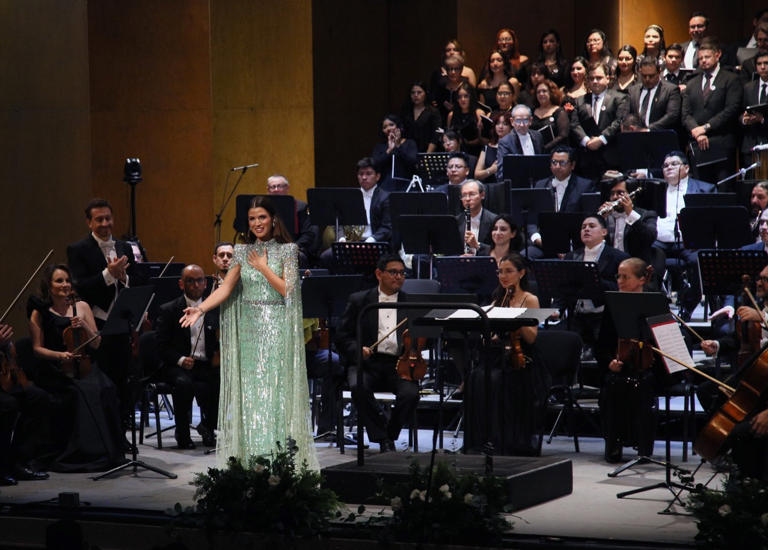 Tamara Radjenovic cautiva en su debut en México junto a la Camerata de ...