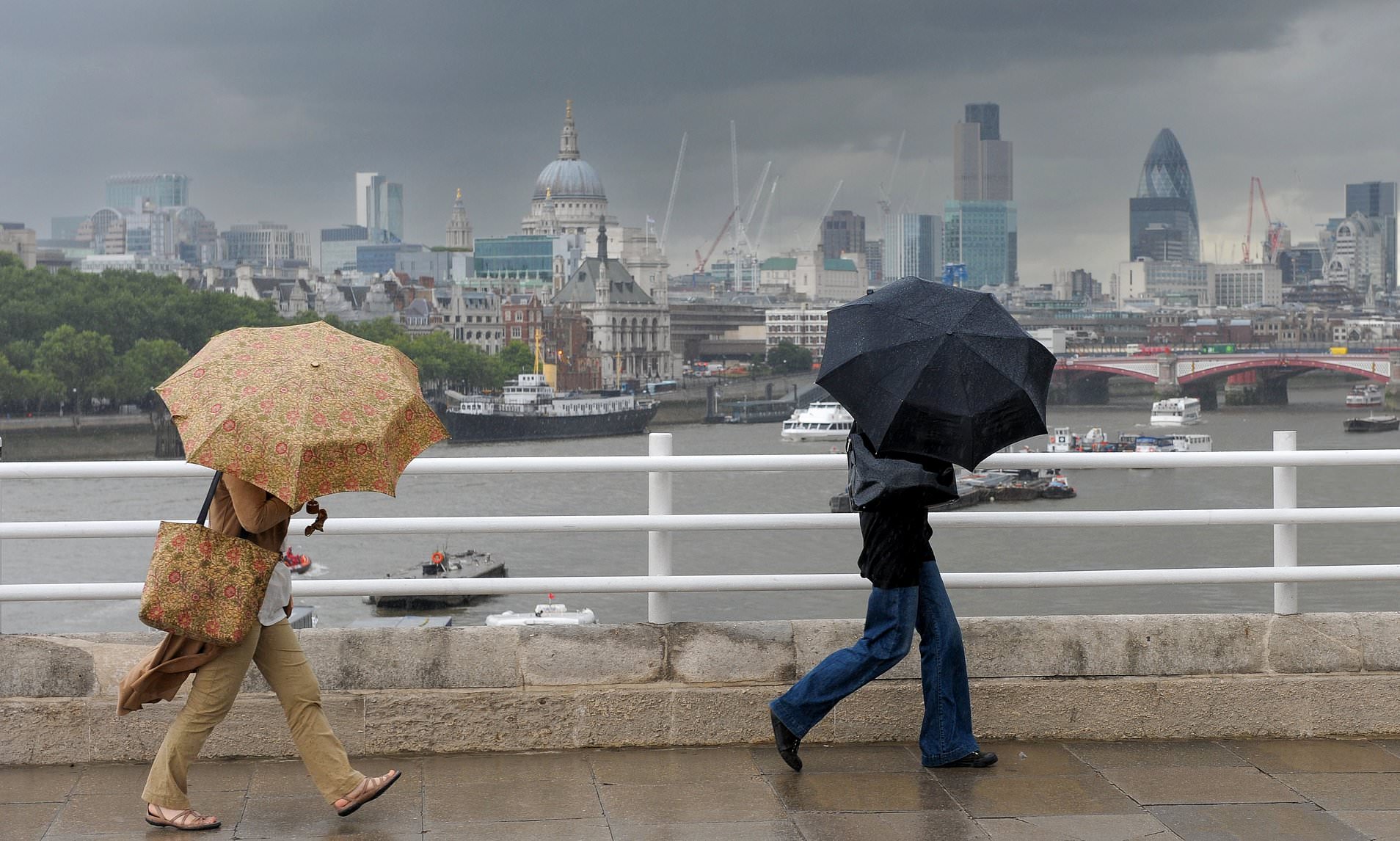 Fraudsters expected to pounce on bad weather and offer urgent home ...