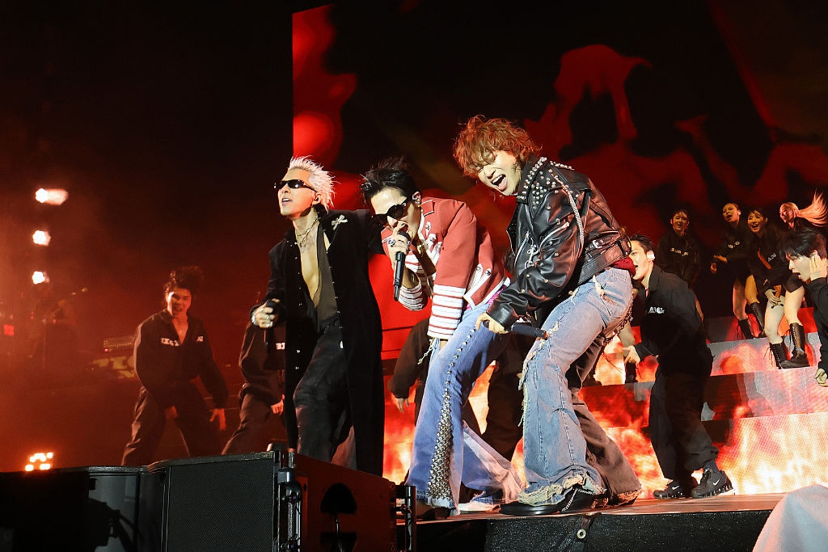 BIGBANG fans travel to Hanoi for two-night 'XX: COSMOS' tour stop