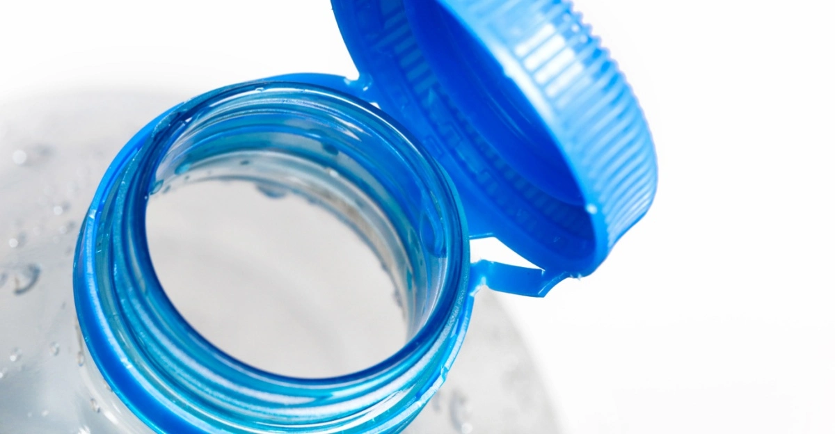 A new machine turns ocean water into green fuel and drinking water at ...