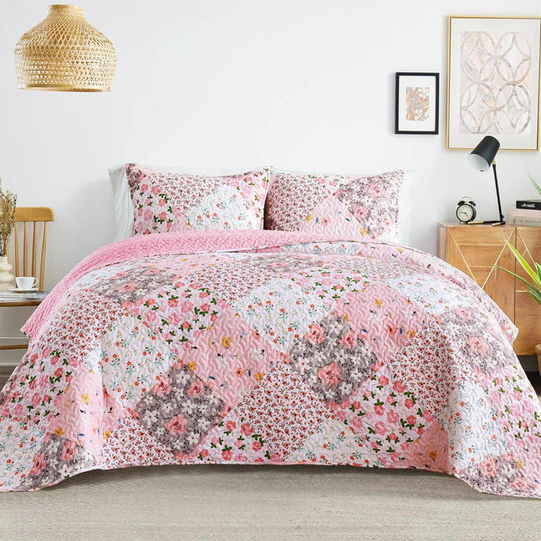 Get the Whale Flotilla Farmhouse quilt set for just $27 — perfect for ...
