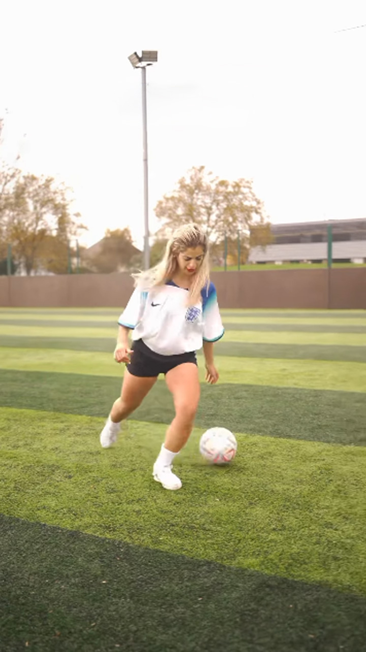 Master the tricky behind-the-leg football skill easily