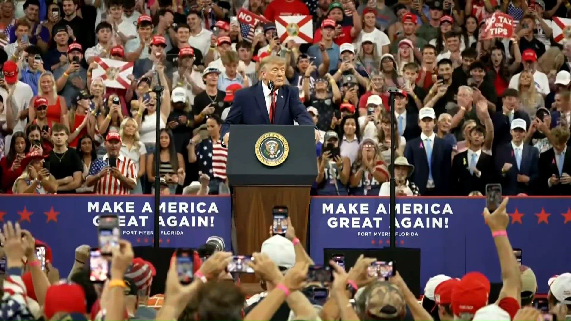 President Trump, Democrats ramp up campaigning as midterm elections ...