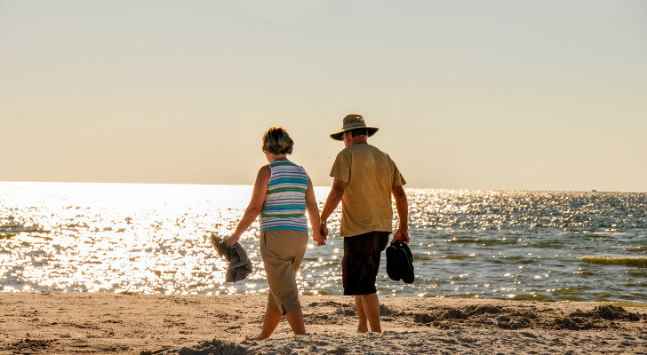 Targeting the snowbirds: Florida proposes axing property taxes and ...