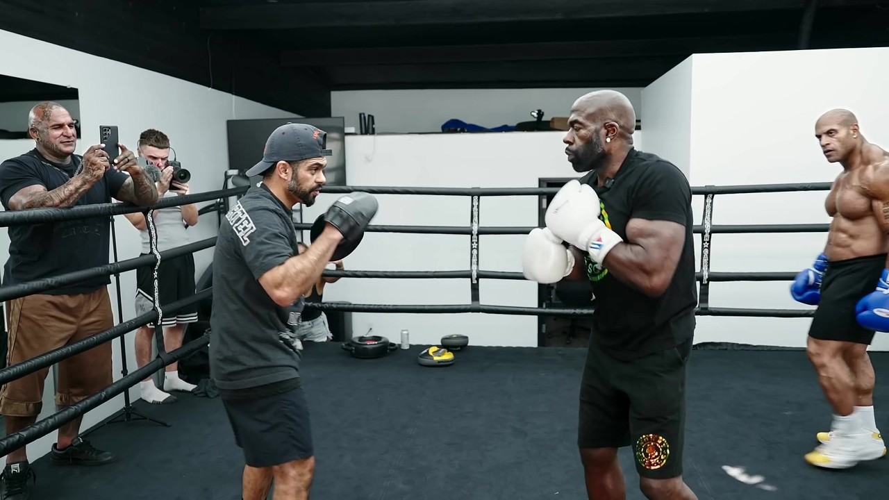 Kali Muscle does cardio on weight gain day 10 with broken ribs