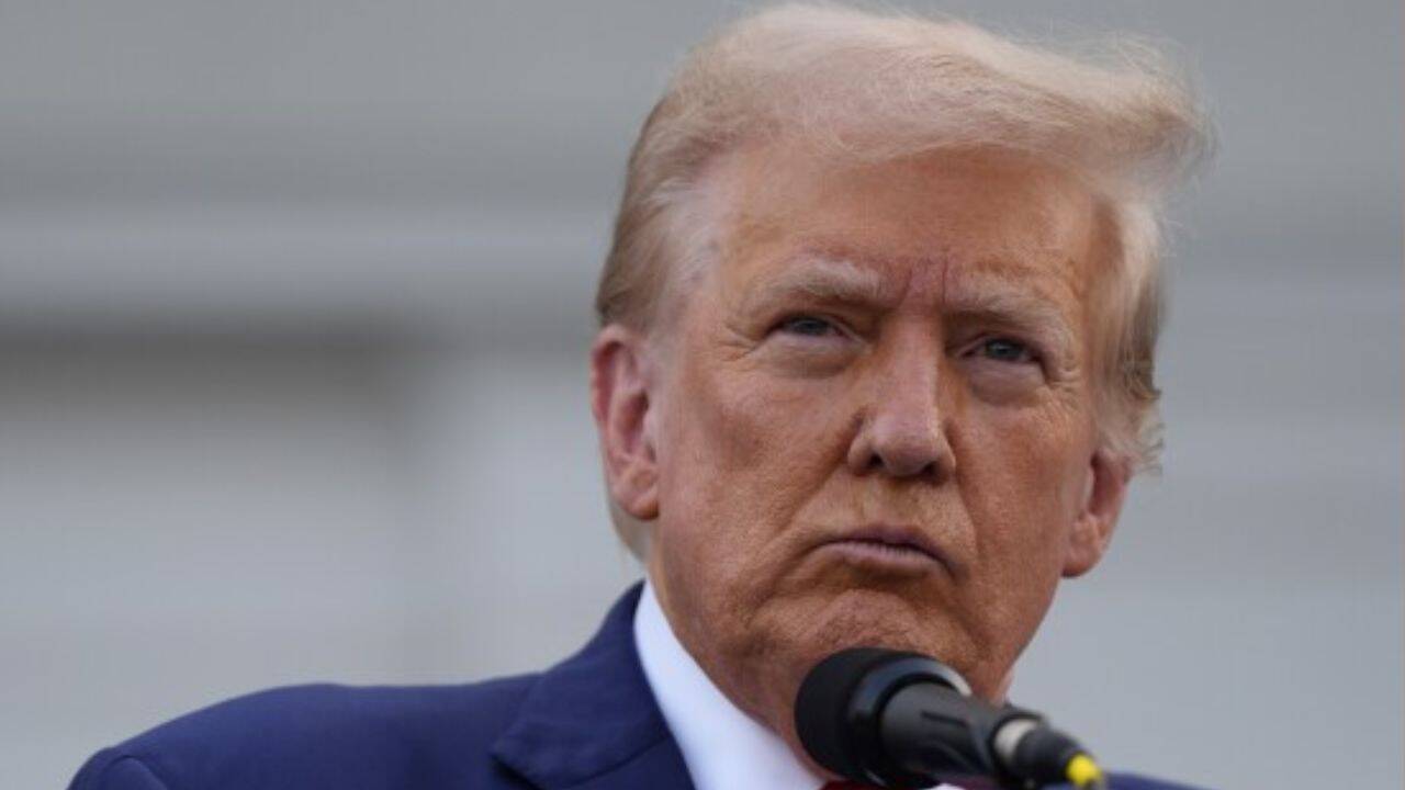 US midterms: At Florida rally, Trump vows action against Cuba after ...