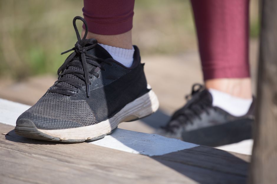 9 stair workouts that turn any staircase into a gym