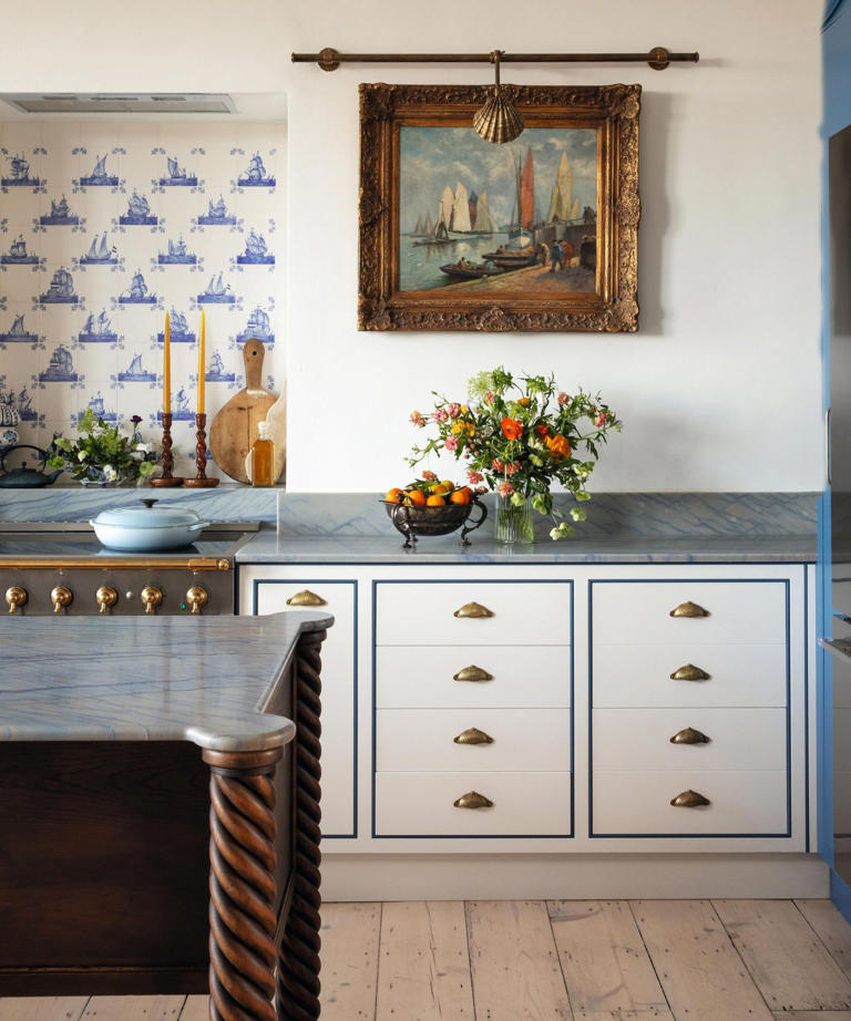 Designers are hailing this kitchen cabinet trend as the new way to ...