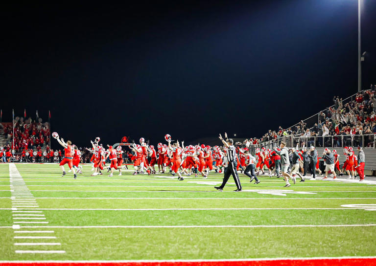 Sheridan football comeback stuns unbeaten New Lex, week 10 roundup