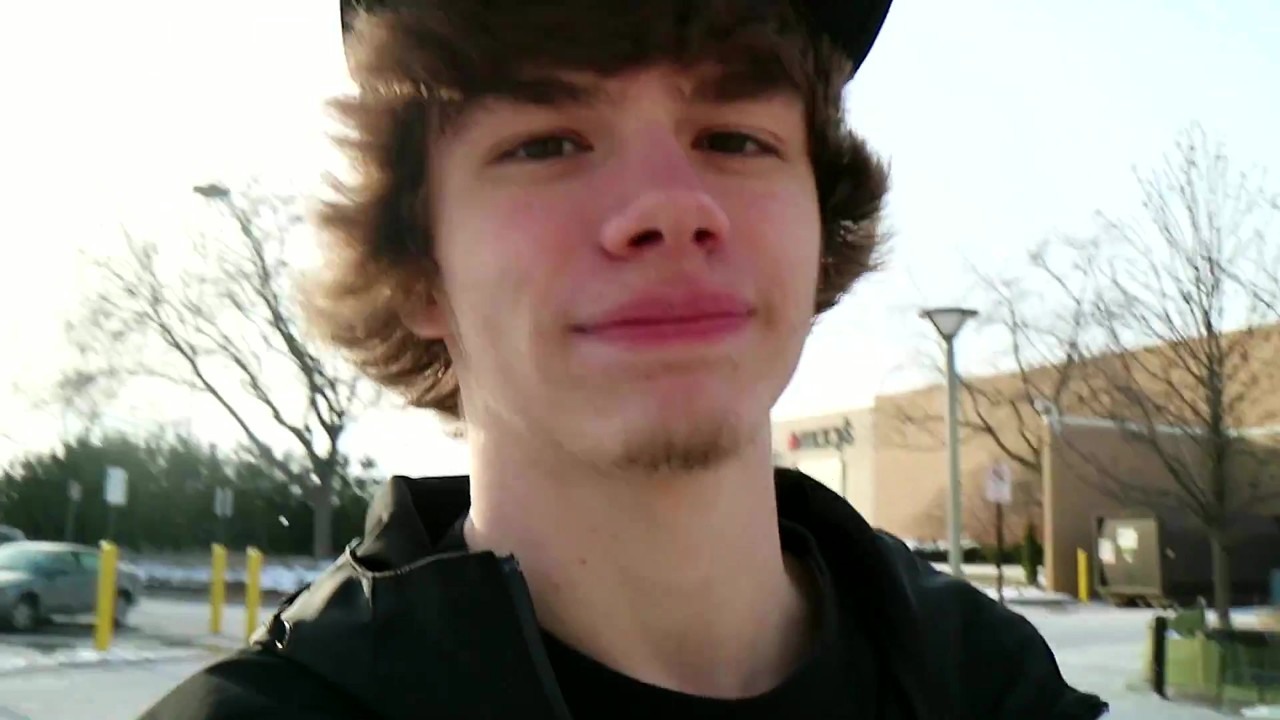 Connor heads to Twelve Oaks Mall for an iPhone battery