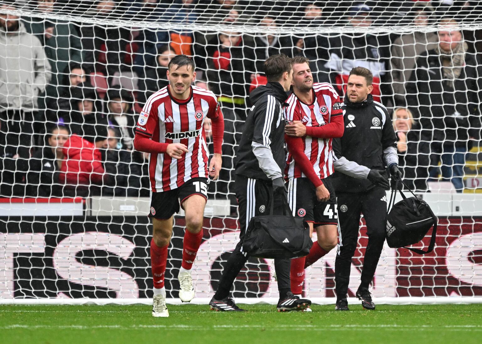 Patrick Bamford injured while scoring as Sheffield United force draw ...