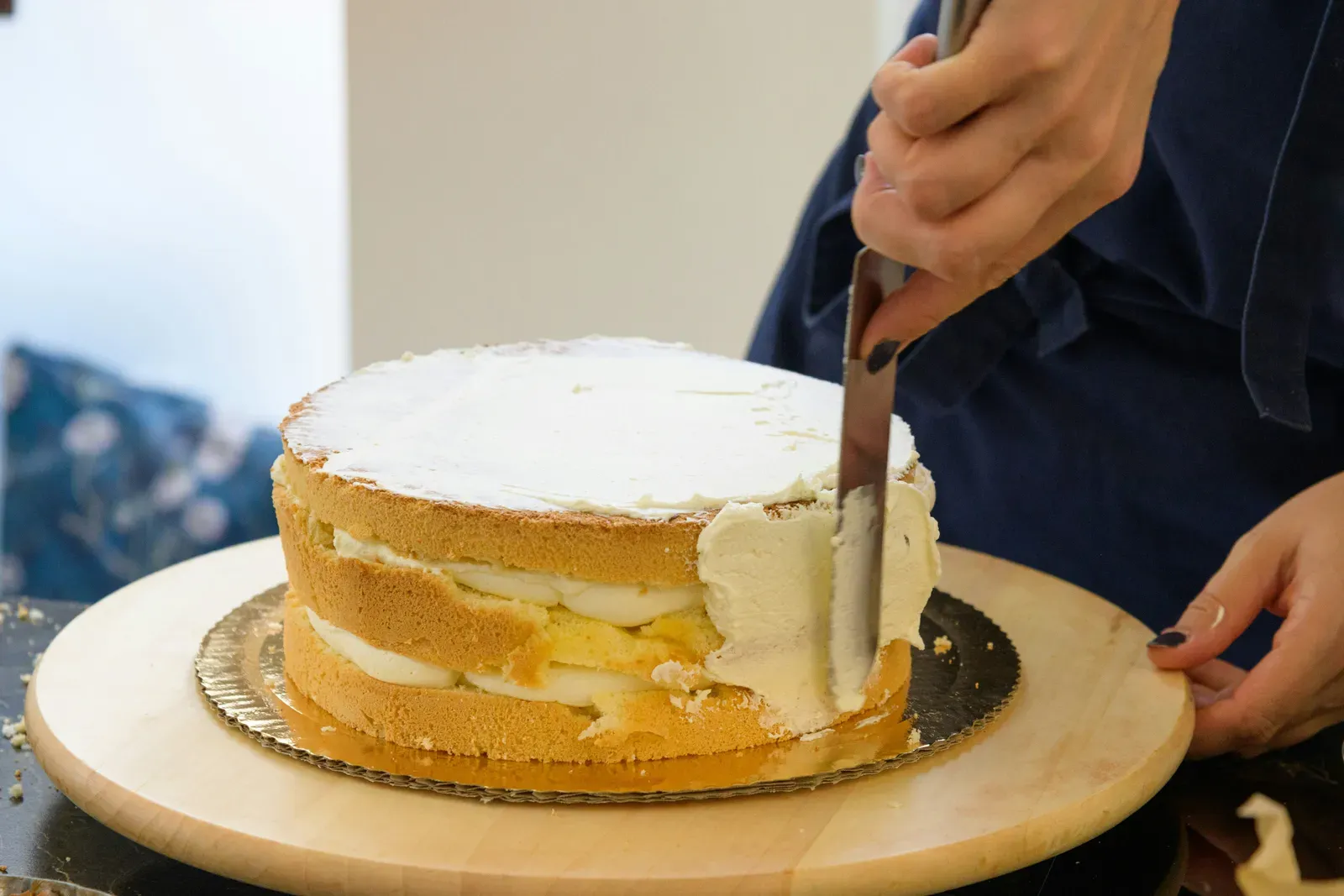 9 cake decorating basics professional bakeries rely on
