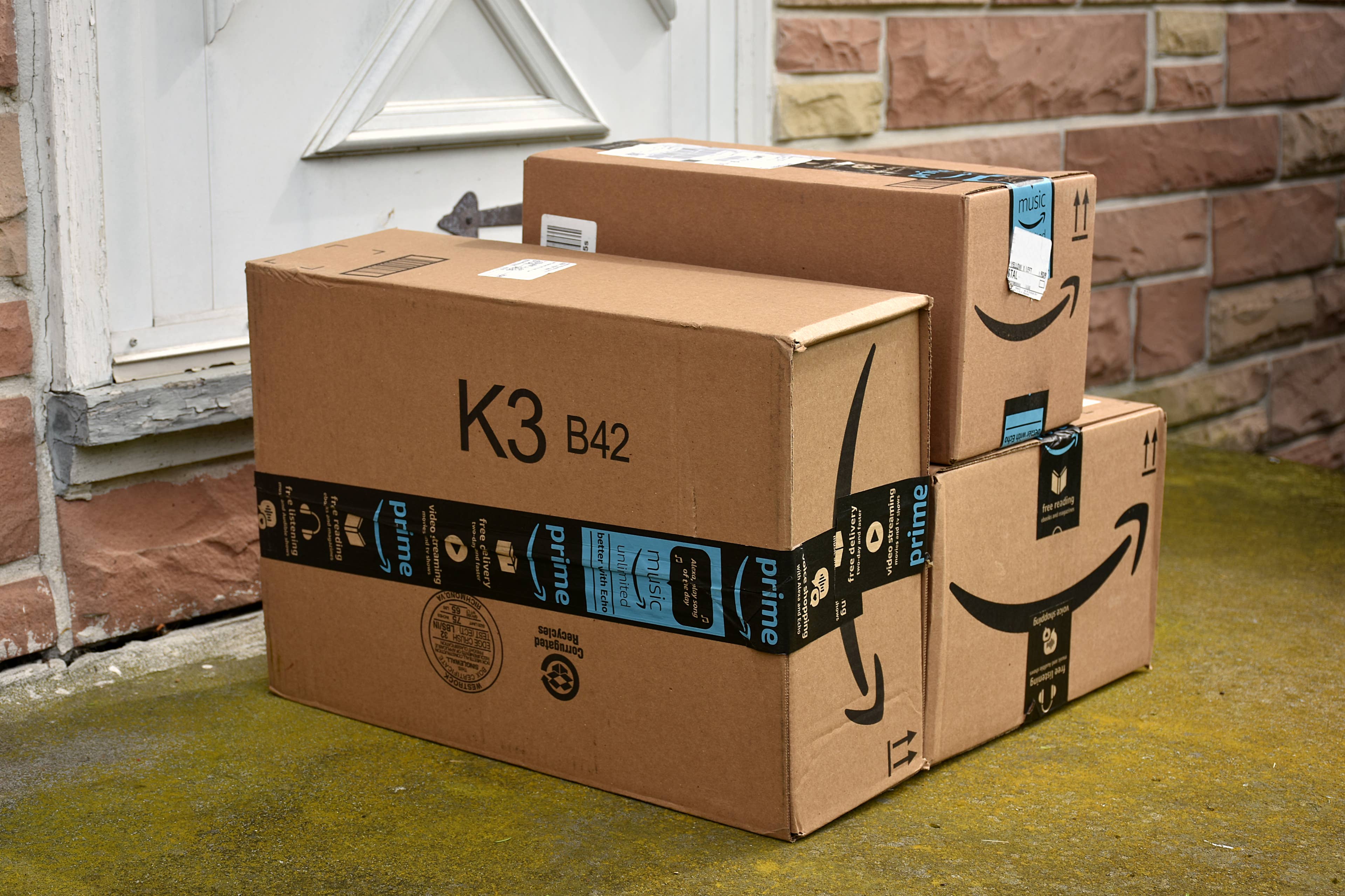 Amazon's blue 4-door cabinet adds farmhouse style and gorgeous color to ...