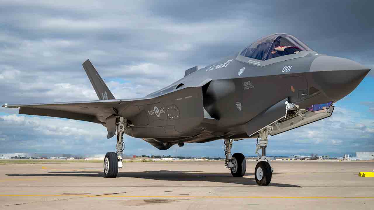 Canada receives first CF-35A fighters and moves forward with CF-18 ...