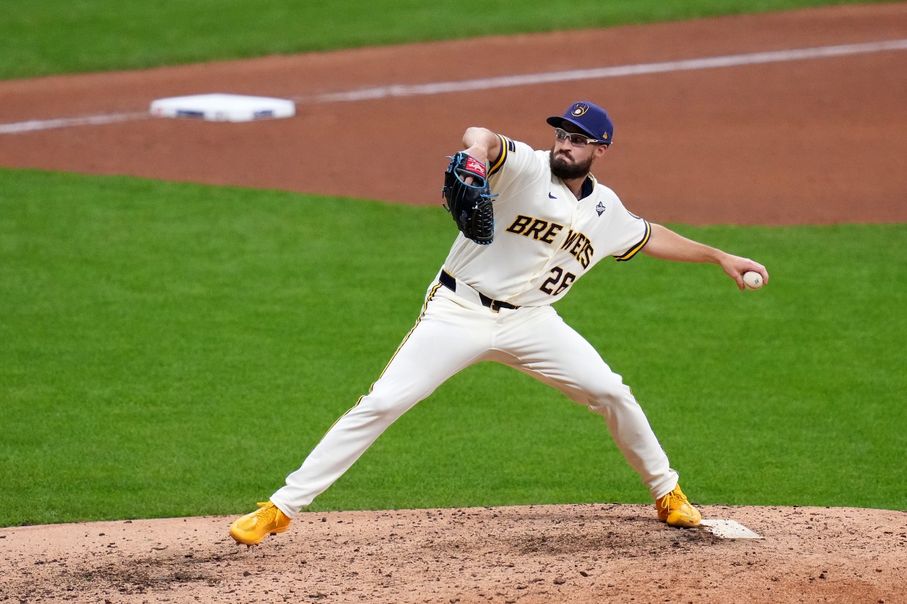 The secret ace that was hiding in the Brewers' bullpen
