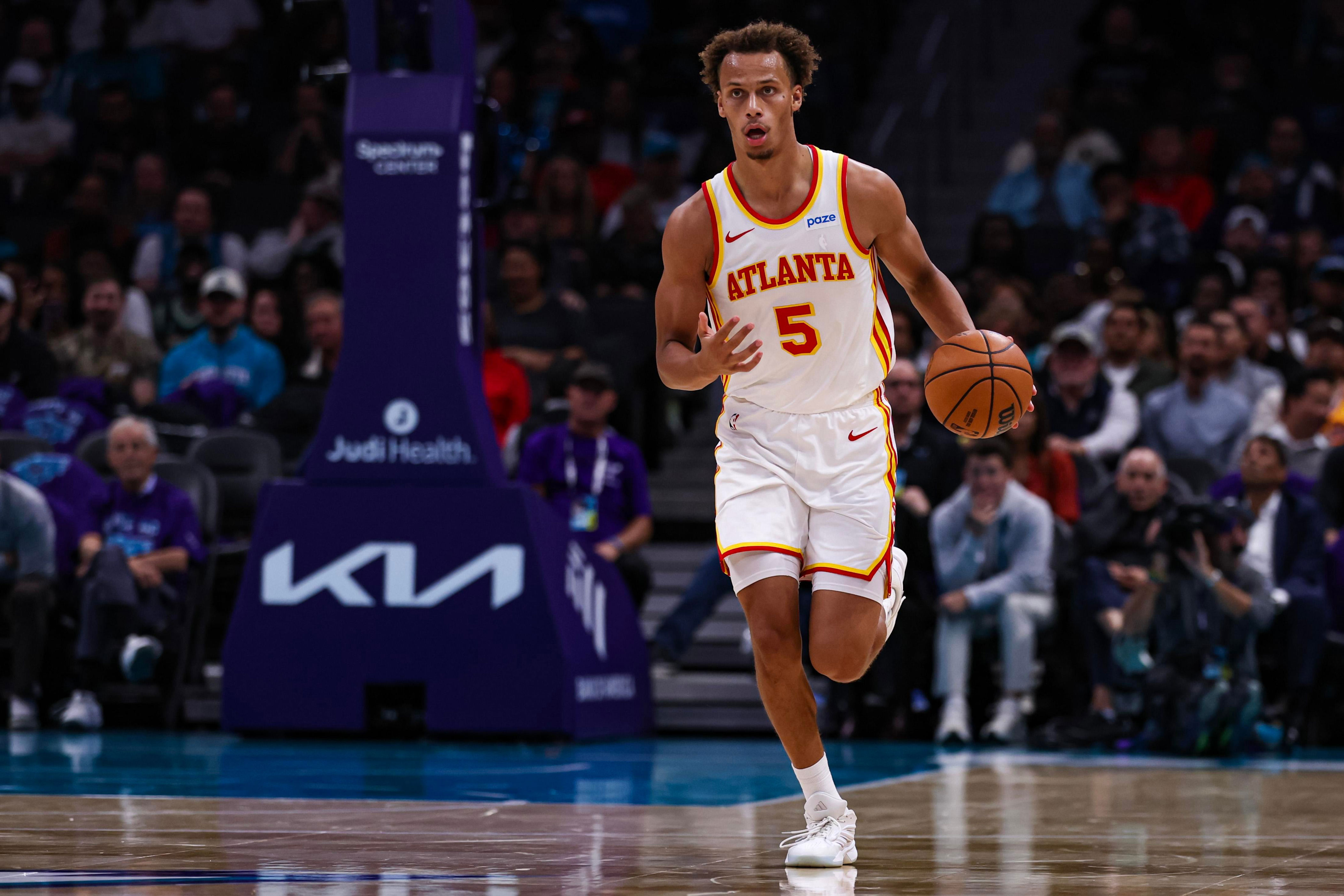 Hawks showcase defensive potential in franchise-record win at Hornets